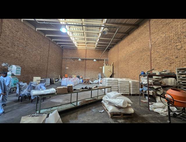 350M² WAREHOUSE TO LET IN MEADOWDALE